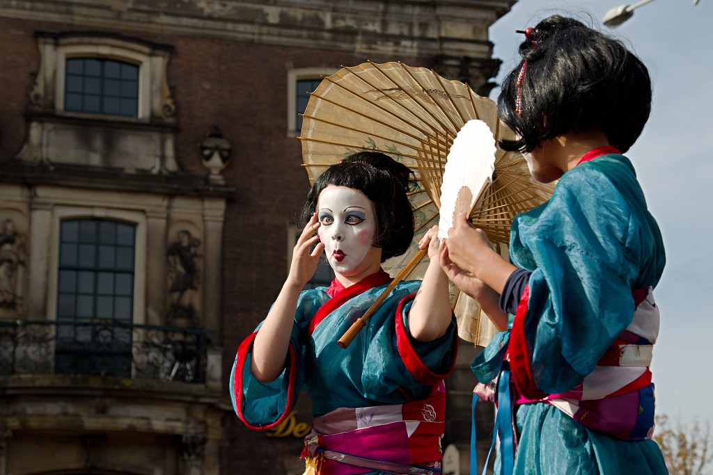 living statue levend standbeeld evenement event festival festiviteit kunst art straatkunst streetart artiest beeld beeldhouwwerk sculpture sculptuur